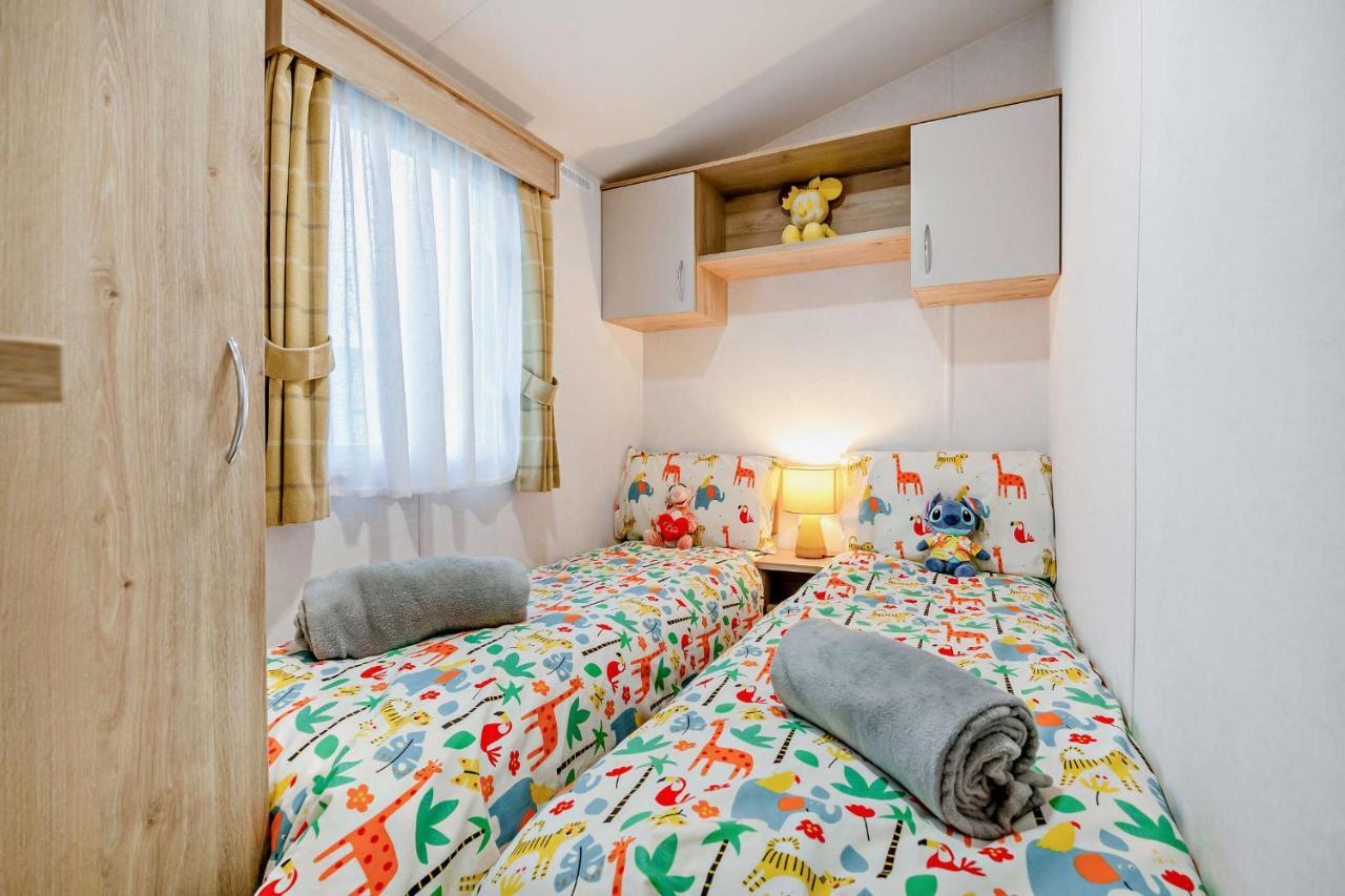 Sea La Vie Lodge, Rockley Park Holiday Park, Poole, Dorset エクステリア 写真
