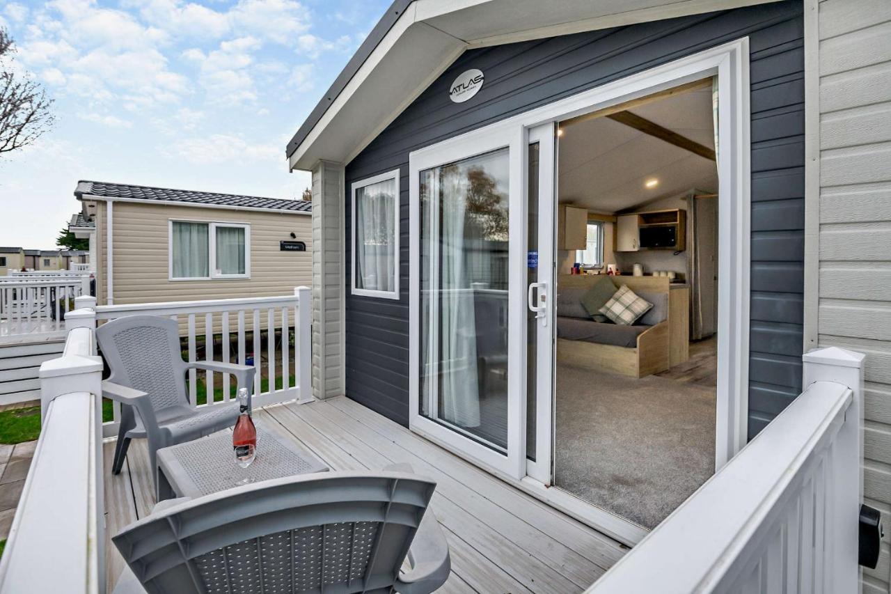 Sea La Vie Lodge, Rockley Park Holiday Park, Poole, Dorset エクステリア 写真