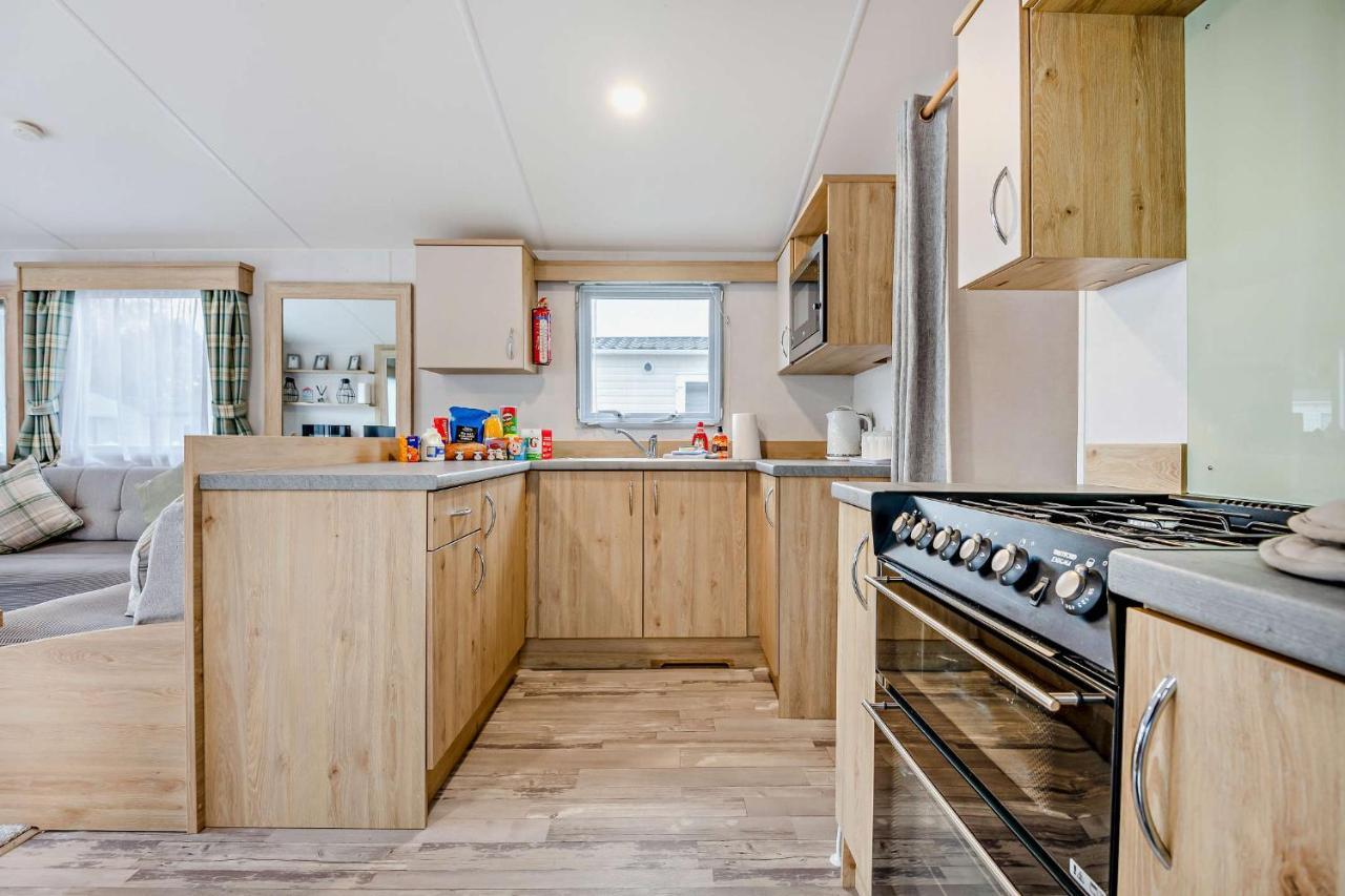 Sea La Vie Lodge, Rockley Park Holiday Park, Poole, Dorset エクステリア 写真