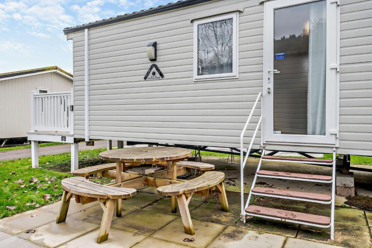 Sea La Vie Lodge, Rockley Park Holiday Park, Poole, Dorset エクステリア 写真