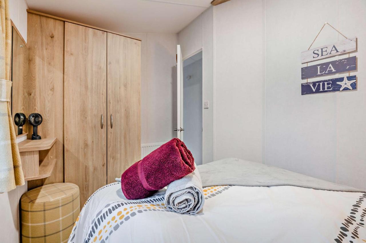 Sea La Vie Lodge, Rockley Park Holiday Park, Poole, Dorset エクステリア 写真