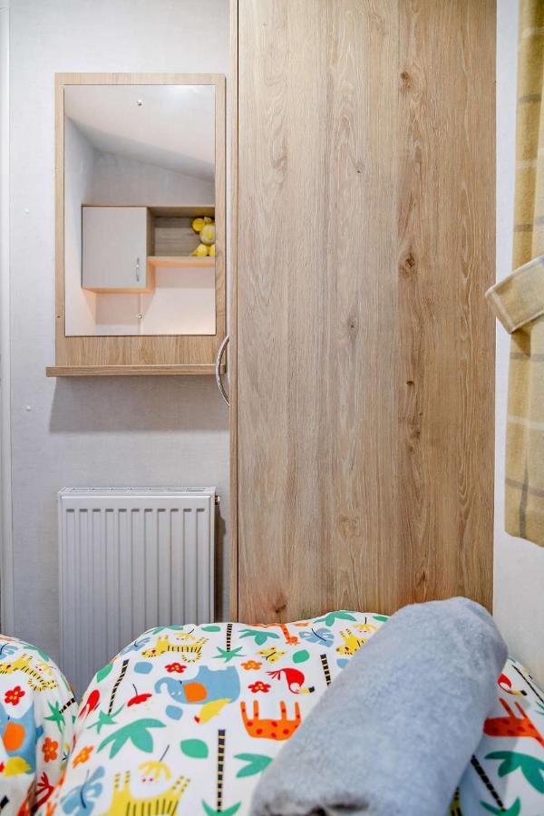Sea La Vie Lodge, Rockley Park Holiday Park, Poole, Dorset エクステリア 写真