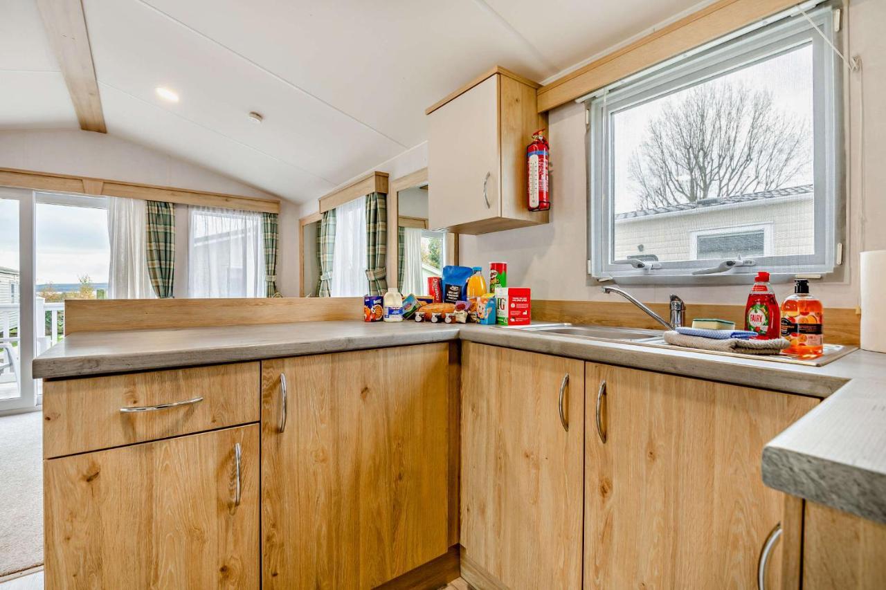 Sea La Vie Lodge, Rockley Park Holiday Park, Poole, Dorset エクステリア 写真