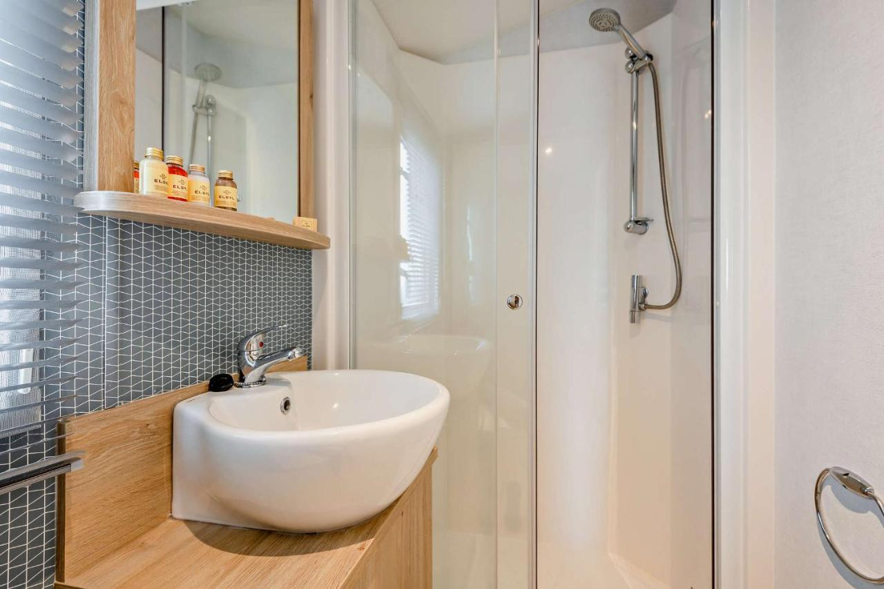 Sea La Vie Lodge, Rockley Park Holiday Park, Poole, Dorset エクステリア 写真