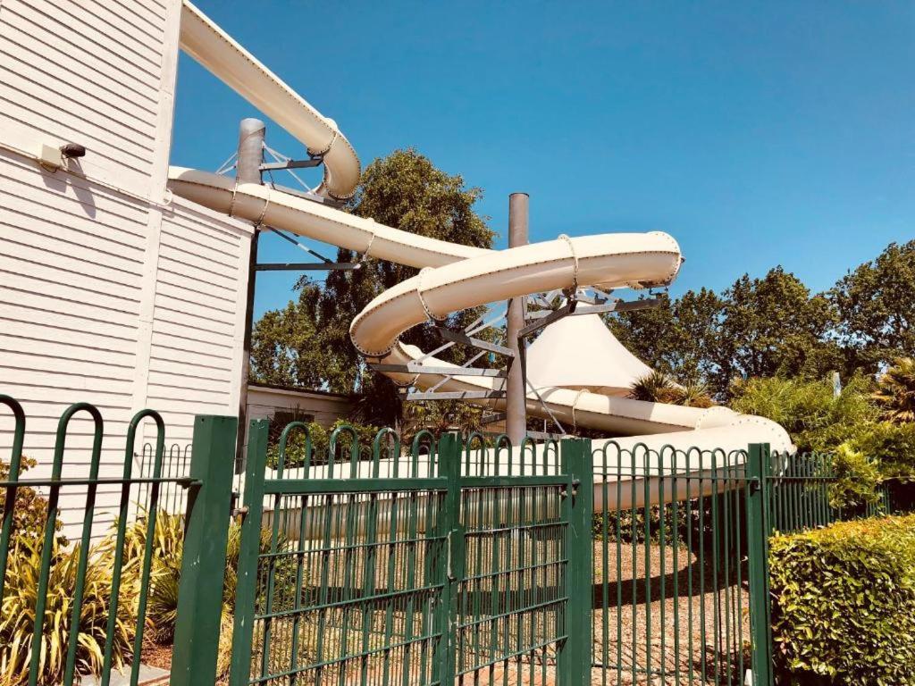 Sea La Vie Lodge, Rockley Park Holiday Park, Poole, Dorset エクステリア 写真